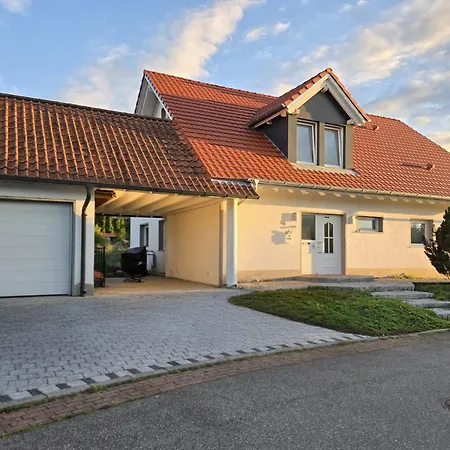 Gemuetliches Mit Kueche Und Parkplatz Naehe Schweiz * Hilzingen